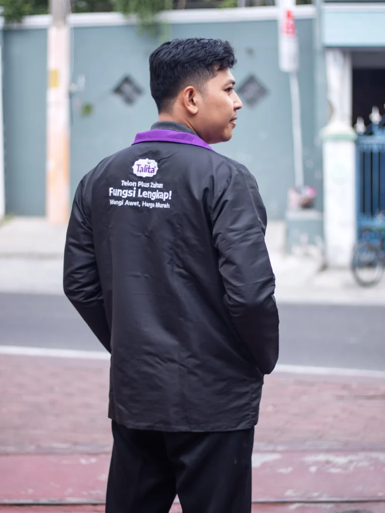 Jaya Abadi Mulia: Konveksi Jaket Custom Terbaik untuk Perusahaan, B2B, Komunitas, dan Instansi Pemerintah 5 IMG 9676 copy edited