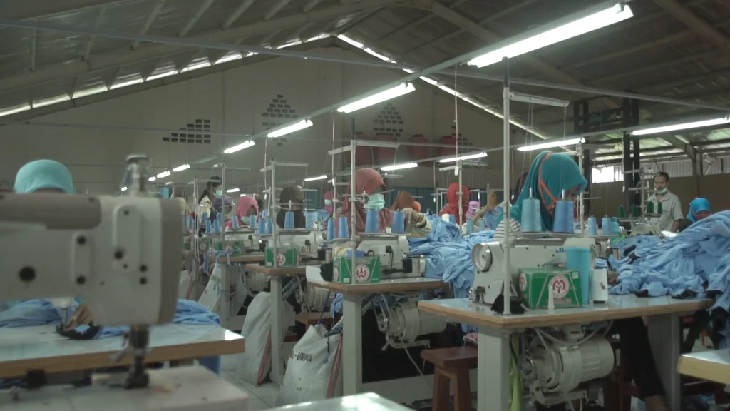 7 Tips Cara Memilih Pabrik Konveksi Seragam Terbaik untuk Kebutuhan Perusahaan 3 Garment